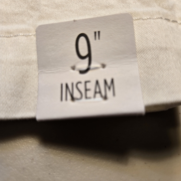 NWT Lee White Bermuda Shorts - Picture 4 of 13